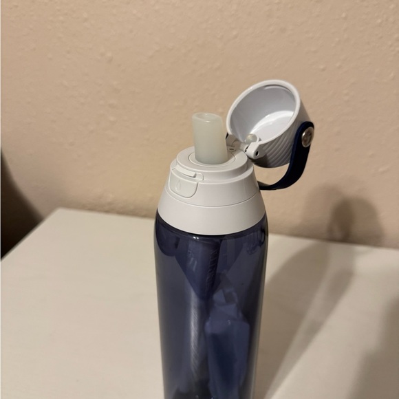 Brita Water Bottle - Picture 4 of 4